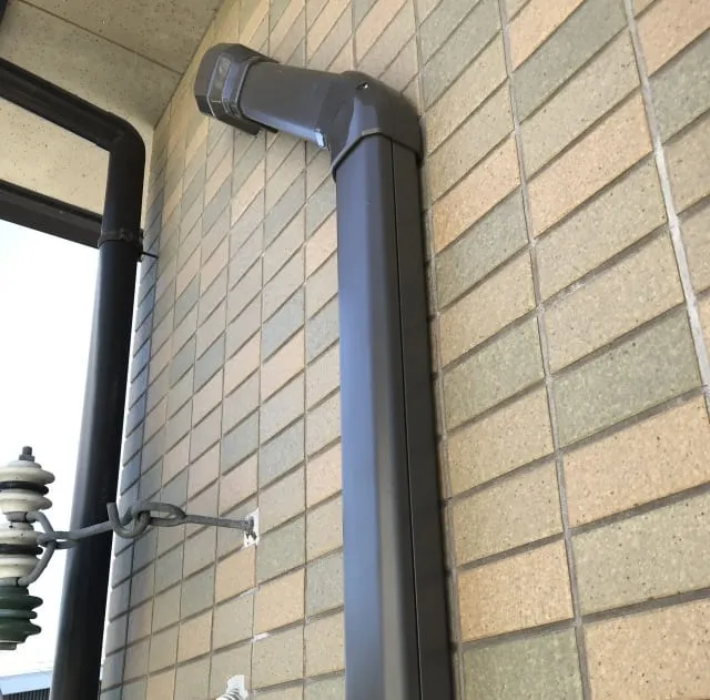 エアコン配管カバーの色は選べる？外壁やインテリアに合わせた色選びのポイント