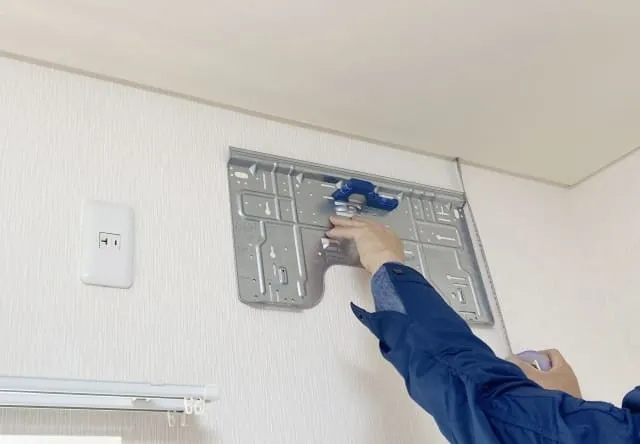 エアコンの部屋移動はDIYと業者依頼どっちがいい？徹底比較！